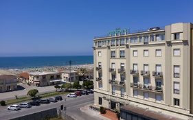 Hotel President